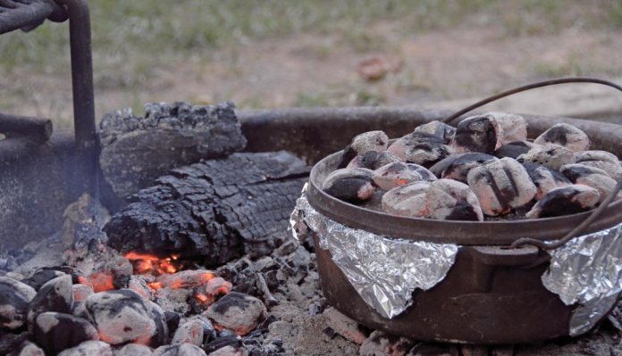 Campfire Cast Iron 8 Litre Potjie Pot 